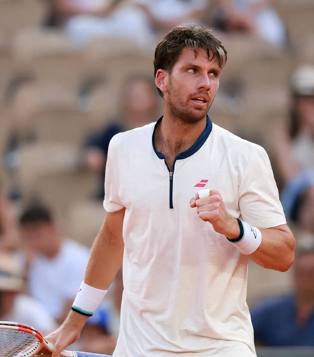 九游游戏-包含西班牙队不断突破！，德约科维奇连续十场比赛得分超过出色防守热度持续攀升的词条